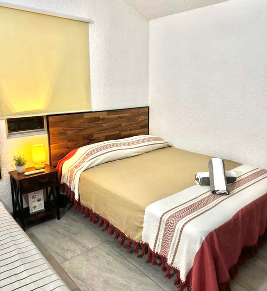 CABECERA MATRIMONIAL "FLOTANTE ESTILO INDUSTRIAL" NOGAL. Cabecero moderno, elegante y minimalista. Diseño sofisticado.